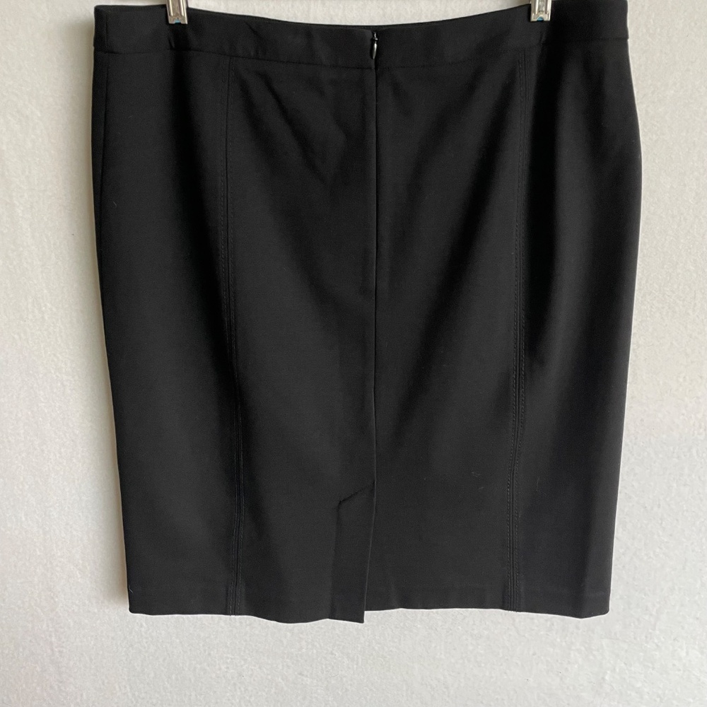🌸Talbots Refined Ponte Pencil Skirt in Black, Size 16 - Picture 7 of 10